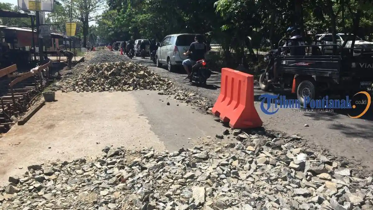 Foto-foto Proyek Pelebaran Jalan M Sohor Pontianak - m-sohor_20170725_204607.jpg
