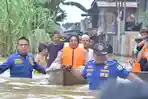 Pj-Wali-Kota-Jambi-tinjau-banjir.jpg