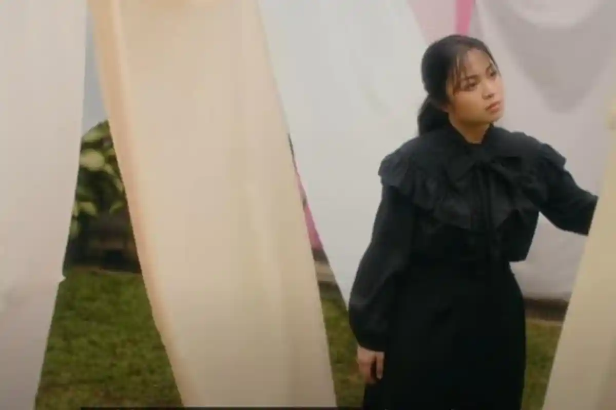 Chord dan Lirik Lagu Kata Mereka ini Berlebihan - Bernadya: Ku Tak Pernah Ikat Rambutku Lagi