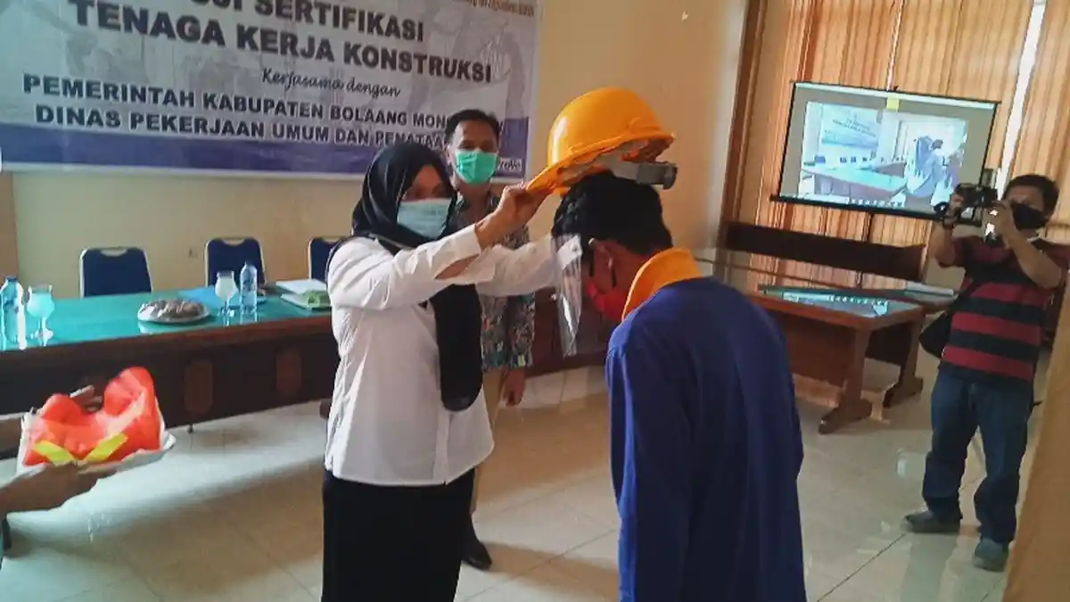 Dari Bas Kampung Jadi Pekerja Bersertifikat