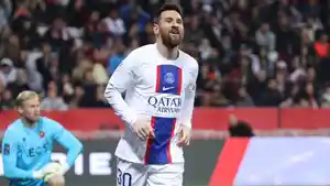 Lionel-Messi-mencetak-gol-untuk-PSG.jpg