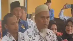 Abdul-Muis-guru-SMAN-1-Luwu-Utara-dengan-tegas-menyatakan-b.jpg