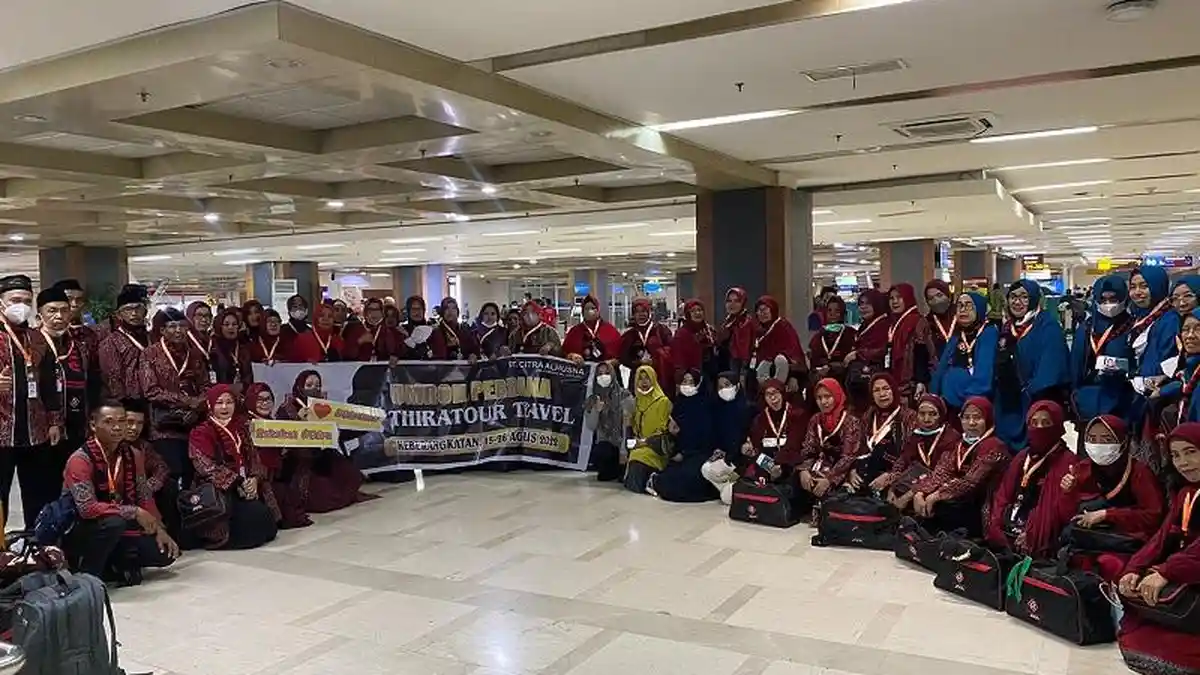 Athiratour Berangkatkan 53 Jamaah Umroh, Terbang Langsung Makassar-Madinah - Athiratou46hgf.jpg