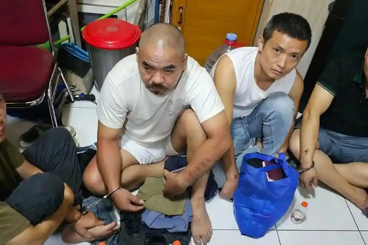 4 WNA China Bobol Brankas Sejumlah Pabrik di Jateng, Masuk Diam-diam Lewat Tali
