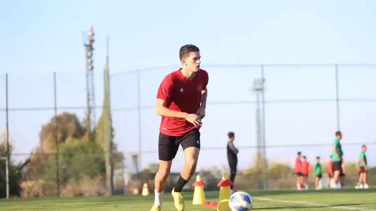 Ivar Jenner dan Justin Hubner Debut di Timnas U-20, Iwan Bule Kasih Komentar