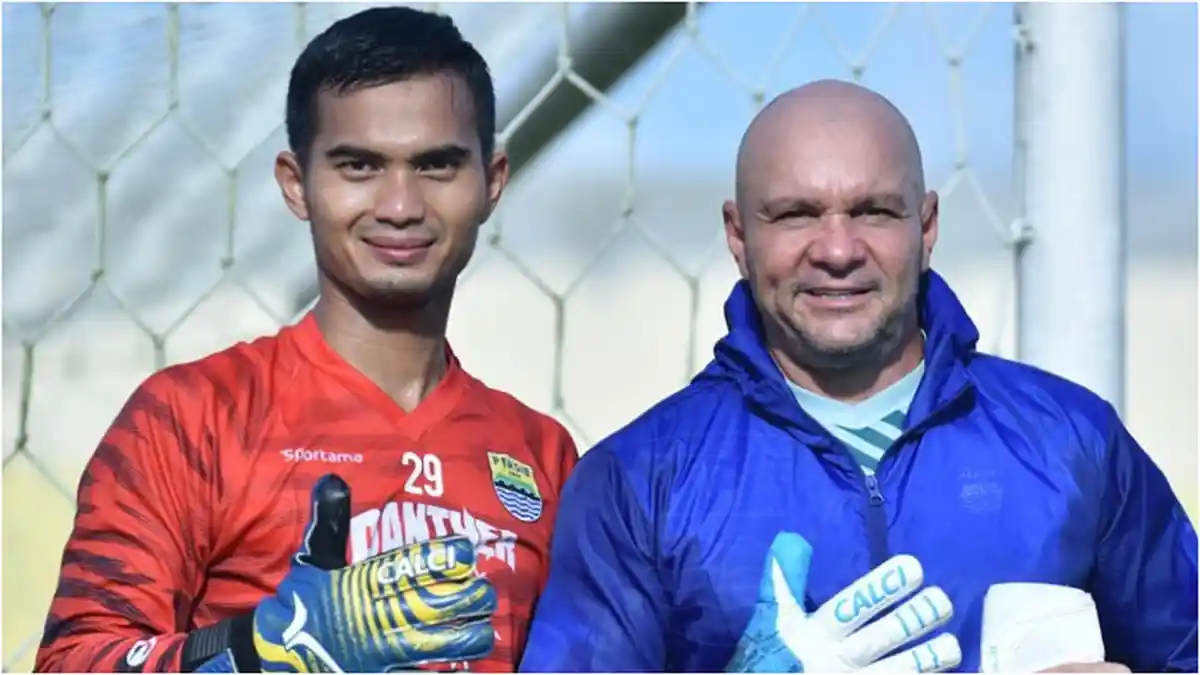 Kiper Ketiga Persib Bandung Dapat Ucapan Ultah dari Pelatih Kipernya, Passos: HBD My Big Kiper