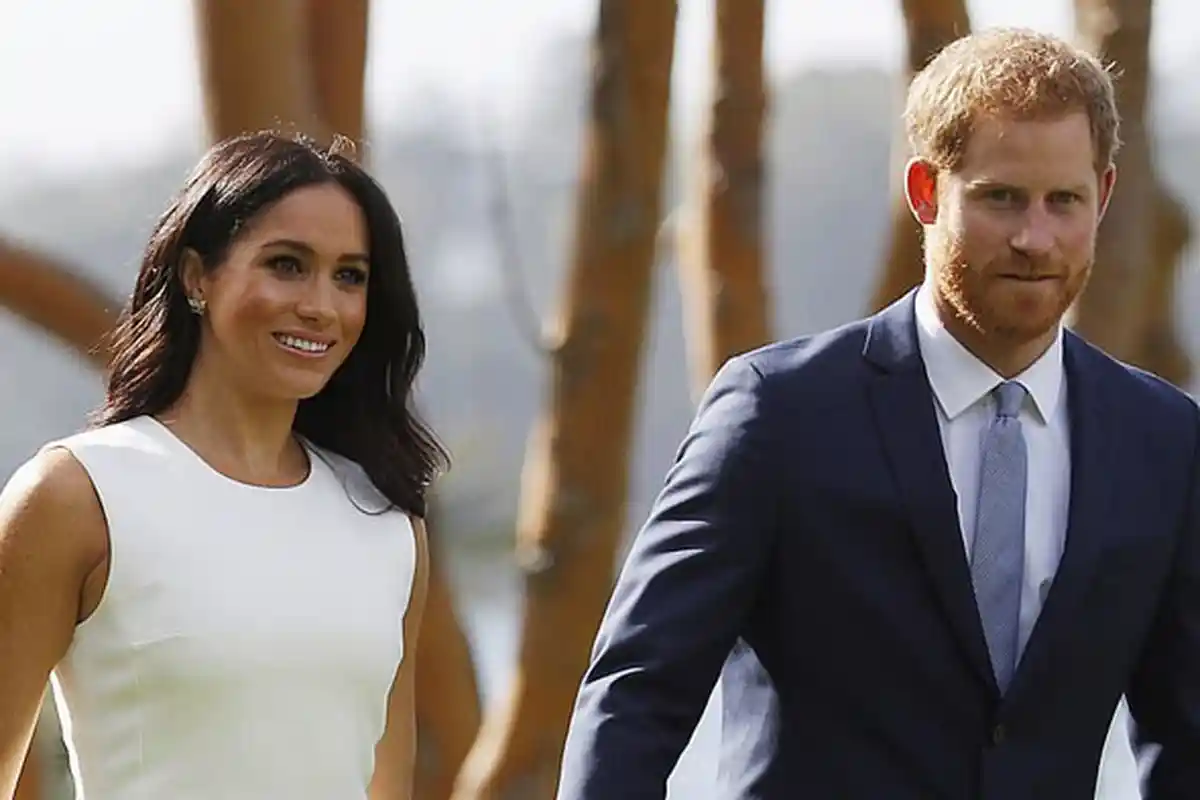 Anggun Pakai Gaun Rp 27 Juta, Meghan Markle Bikin Situs Jual Baju Itu Overload dalam Beberapa Menit