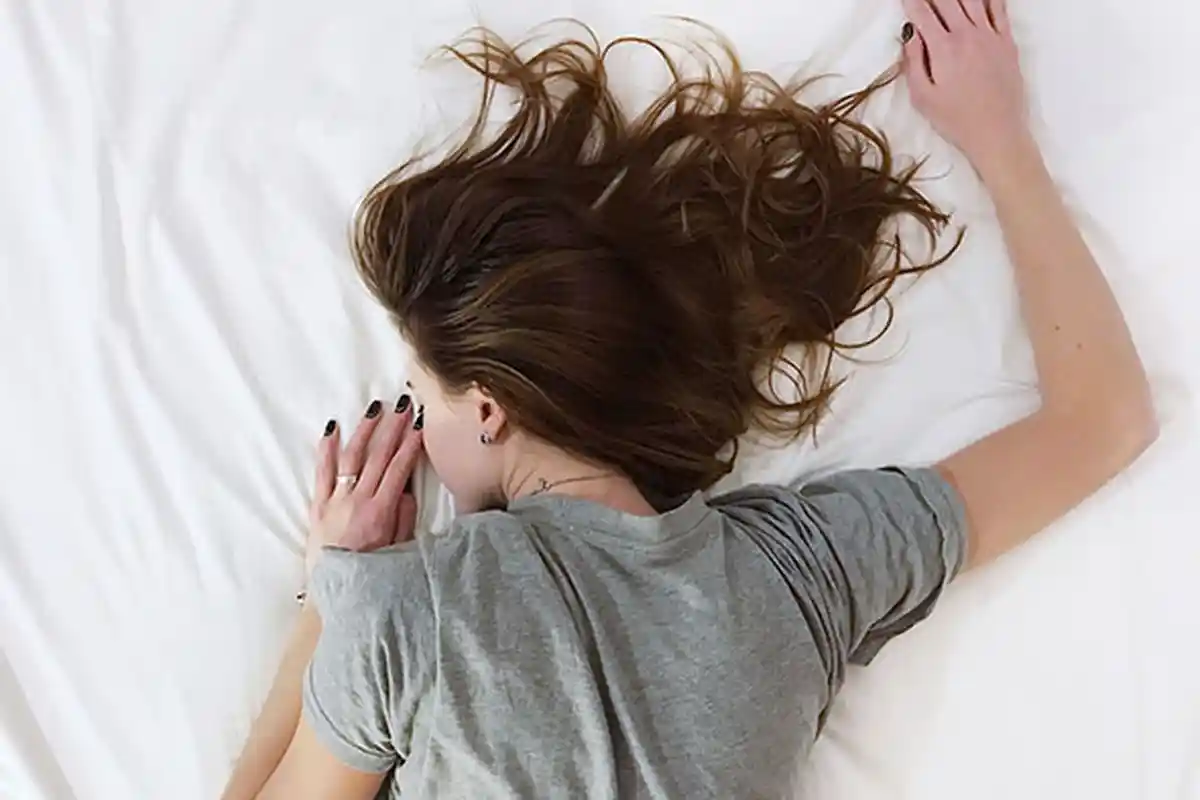 Wanita Ini Tidur selama 5 Jam dan Disiarkan Secara Langsung, Banyak yang Memperhatikan Hal Ini