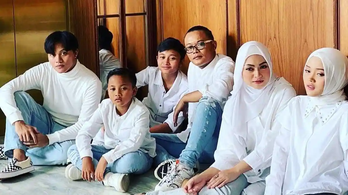 Berikut Deretan Potret Prewedding Sule dan Nathalie Holscher, Mesra & Ajak Anak-anak!