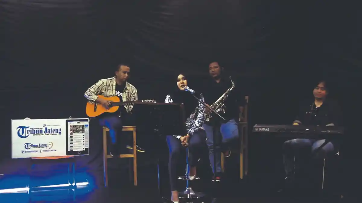 5.000 Facebookers Terkesima Penampilan Bupati Kendal Mirna Annisa dalam E-Konser Amal Tribun Jateng