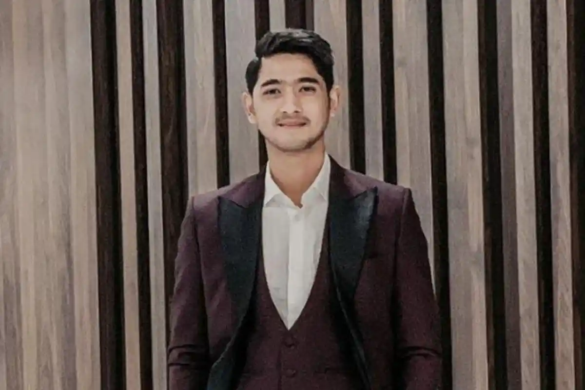 Arya Saloka Foto Bareng Keluarga saat Lebaran Tanpa Putri Anne