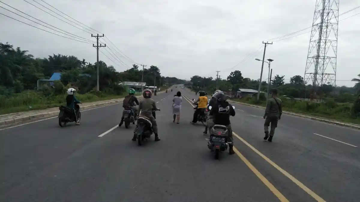 Frustasi Suami Main Tangan, Perempuan di Tebo Ajak Bayinya Bunuh Diri ke Jalan