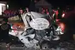 Kondisi-dua-kendaraan-pasca-tabrakan-maut-di-Desa-Kemuja-Bangka.jpg