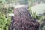 VIDEO - Pagar Markas Tentara pun Jebol Akibat Antrean Pembeli Tiket Laga Persebaya Vs Arema