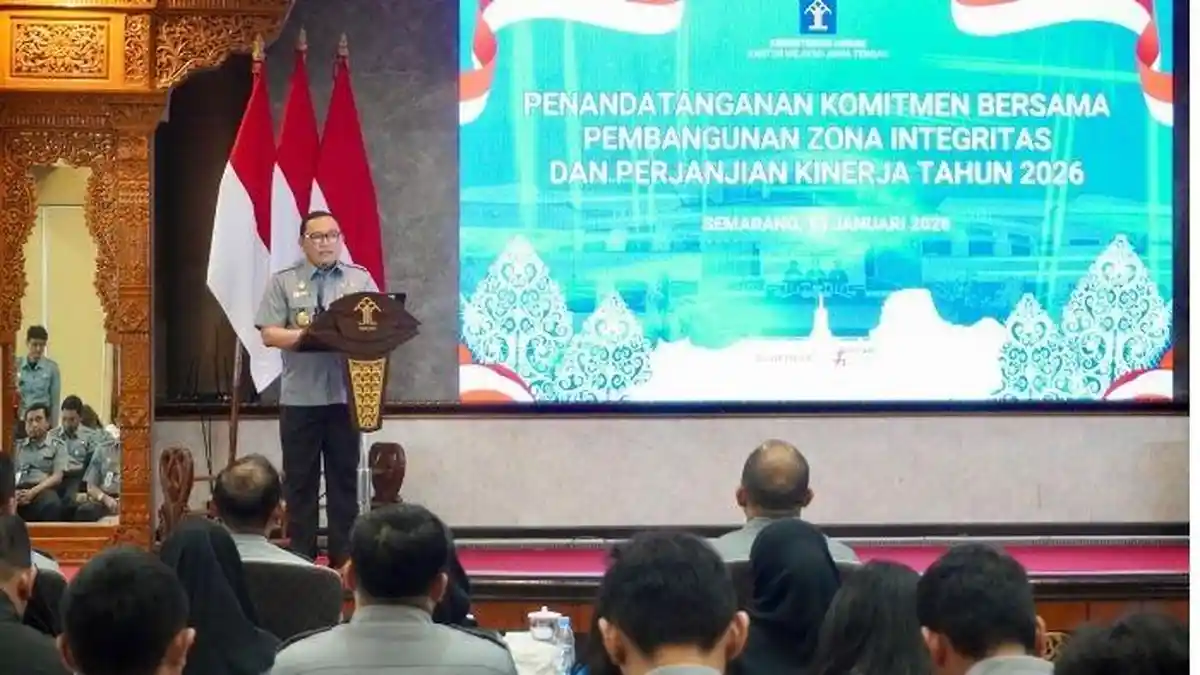 Kemenkum Jateng Teken Komitmen Bersama ZI dan Perjanjian Kinerja 2026