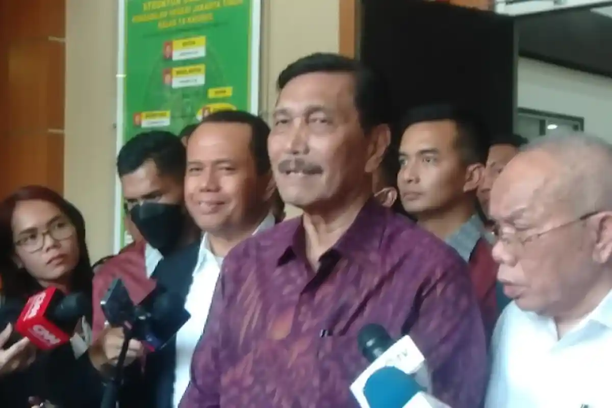 Curhat Luhut Soal Cucunya yang Saksikan Video Youtube Haris Azhar yang Dianggap Memfitnahnya
