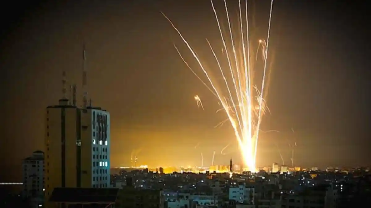 Lagi-lagi, Balon Api Palestina Dibalas Serangan Jet Tempur Israel ke Jalur Gaza
