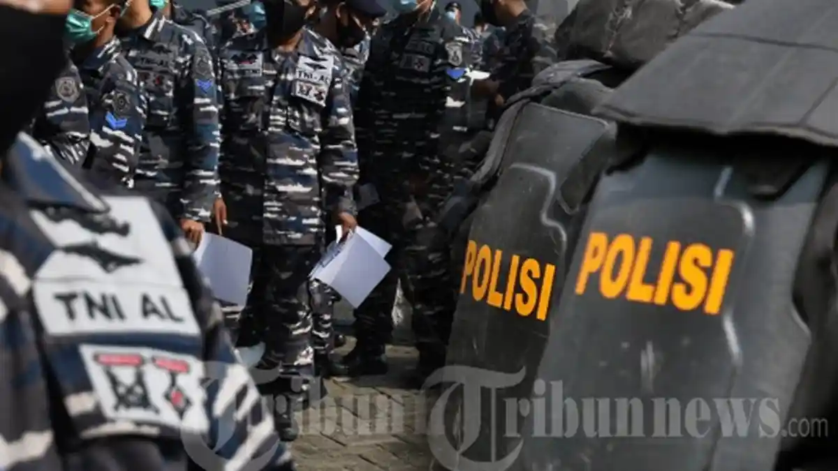 Prajurit TNI AL Diteriaki Maling dan Dikeroyok di Sidoarjo, hingga Polisi Dianiaya Ormas di Sumedang