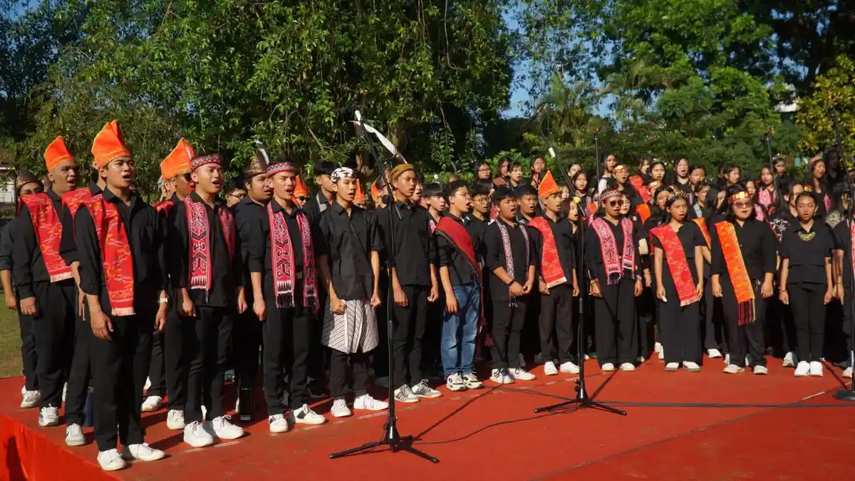 Satya Symphony Orchestra Padukan Semangat Nasionalisme di Upacara HUT Ke-80 Kemerdekaan RI di UKSW