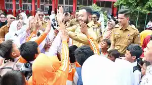 Wali-Kota-Padang-Fadly-Amran-MENINJAU-2-SDN.jpg