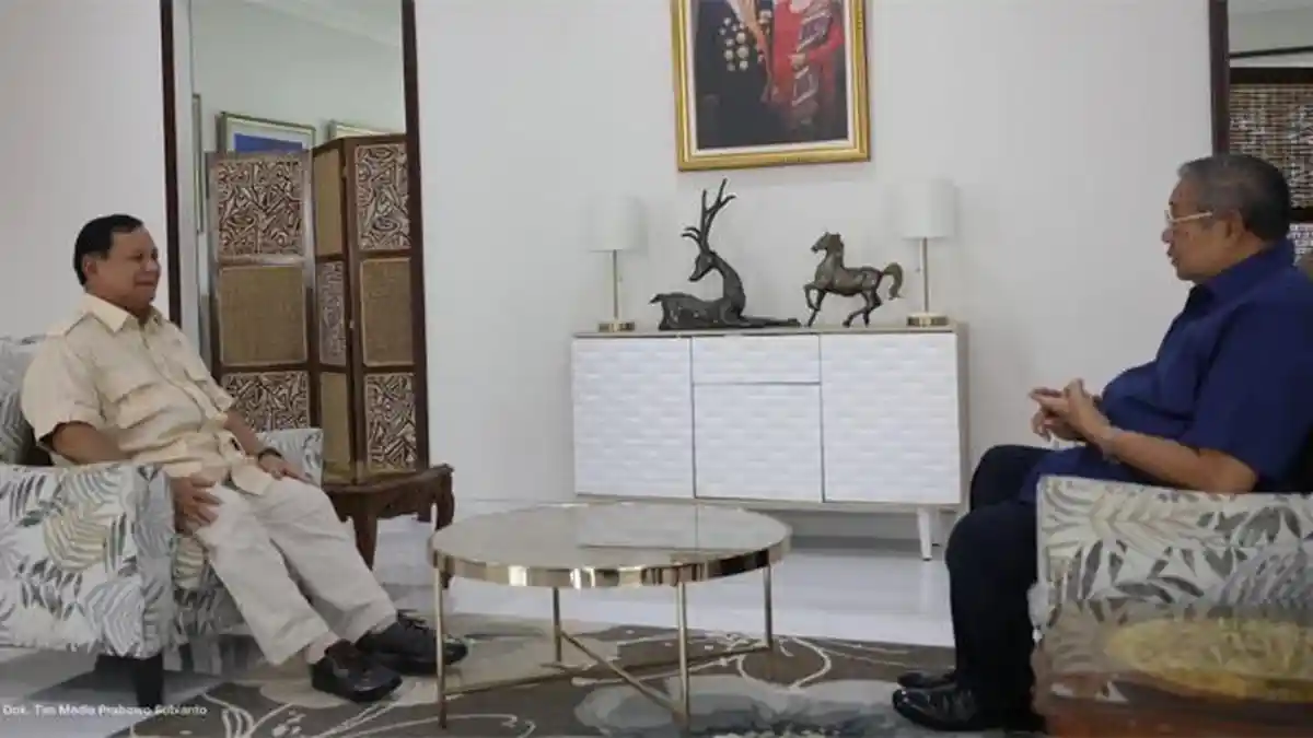 Menhan Prabowo Temui SBY di Pacitan, Apa Saja yang Dibicarakan?