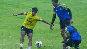 Berita-Arema-FC-Hari-Ini-Populer-Belum-Aman-dari-Degradasi-Singo-Edan-Masih-Perlu-Poin-Tambahan.jpg