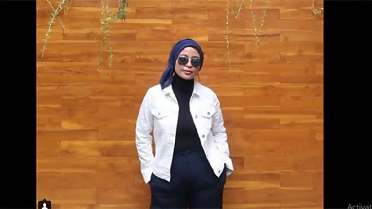 Bikin Adem! Pulang Umrah, Tantri 'Kotak' Kini Berhijab?