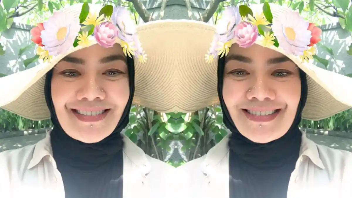 Penampilan Terbaru Sarita Abdul Mukti, Makin Cetar Meski 'Tertikung' Jennifer Dunn