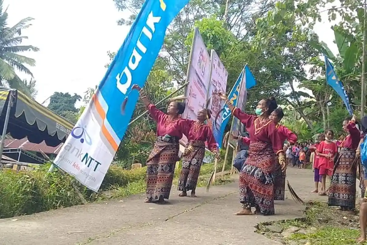 Suasana di Desa Aibura Jelang Kedatangan Gubernur NTT, Viktor Bungtilu Laiskodat