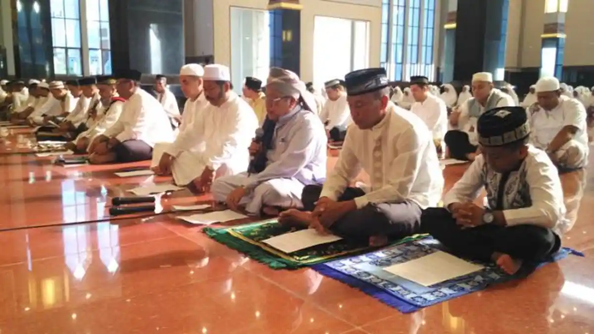 Zikir Akbar Warga Aceh Tenggara Mengenang 11 Tahun Tsunami