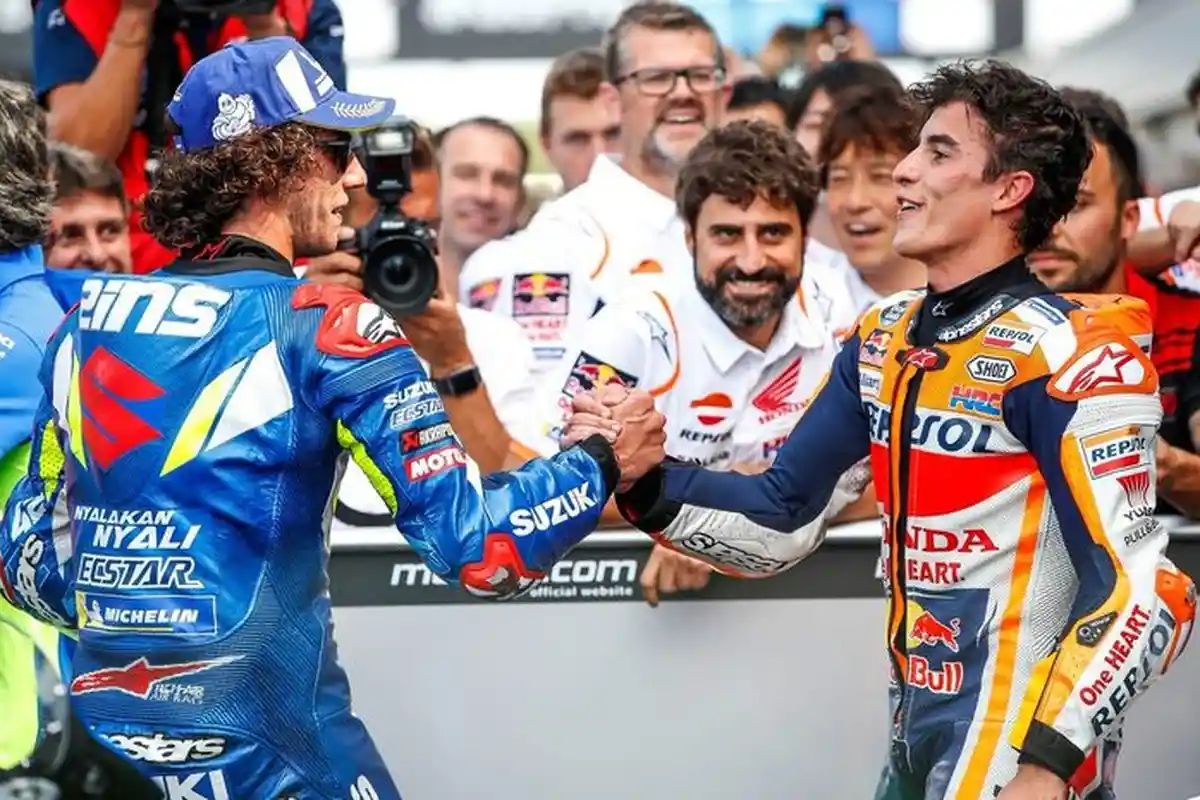 Alex Rins Mengaku Sedikit Bermain-main Hadapi Marc Marquez: Saya Membiarkannya Melewati Saya
