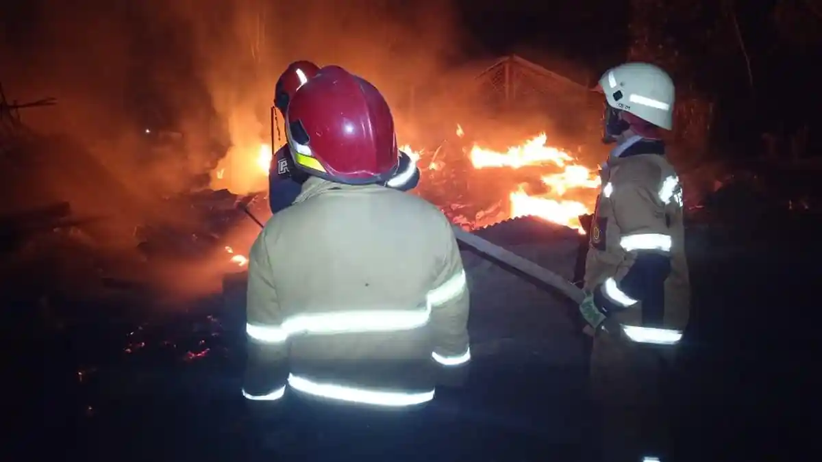 Dua Rumah Terbakar di Tanjungsari Sumedang Pagi Ini, Dua Pemilik Sedang Ibadah Salat