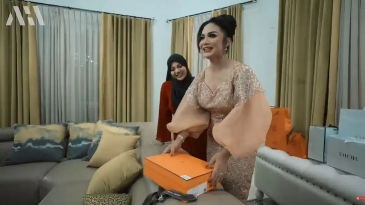 DEG-DEGAN Buka Kado Ultah Impian dari Atta Halilintar dan Aurel, Krisdayanti: Aduh Takut Pingsan