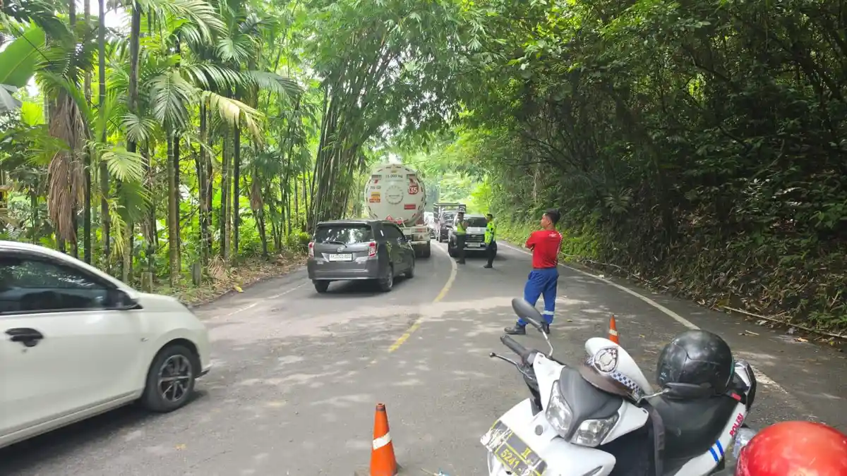 Macet Sejak Sabtu Malam, Jalur Medan-Berastagi Mulai Buka Tutup Minggu Pagi