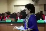 Sidang Perdana Hartati Murdaya