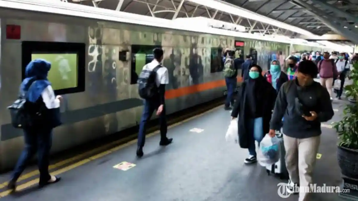 Puncak Masa Angkutan Libur Panjang, PT KAI Daop 8 Surabaya Tambah 4 Perjalanan KA Jarak Jauh