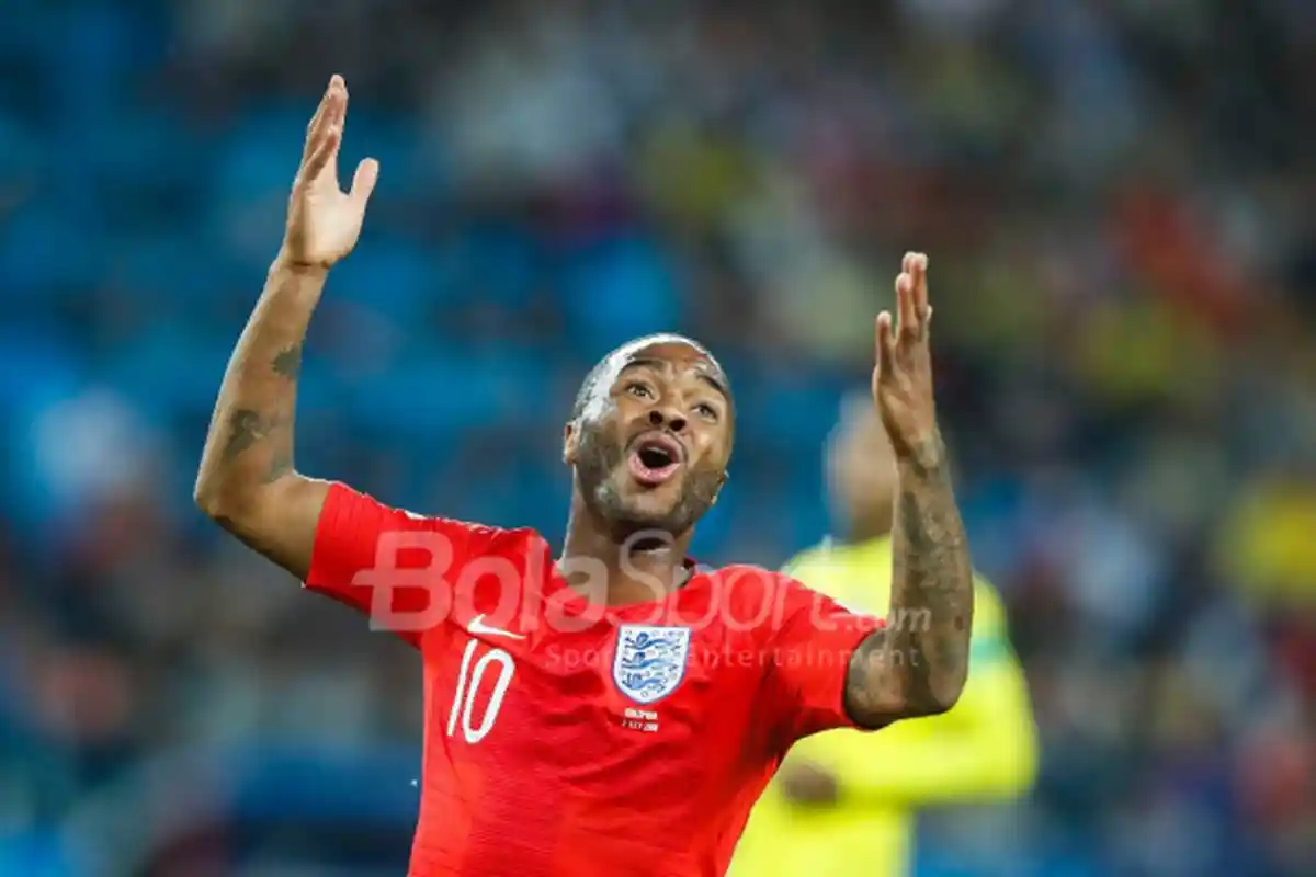 Sterling Baru Mau Perpanjang Kontrak di Manchester City, Jika Gajinya Dinaikkan