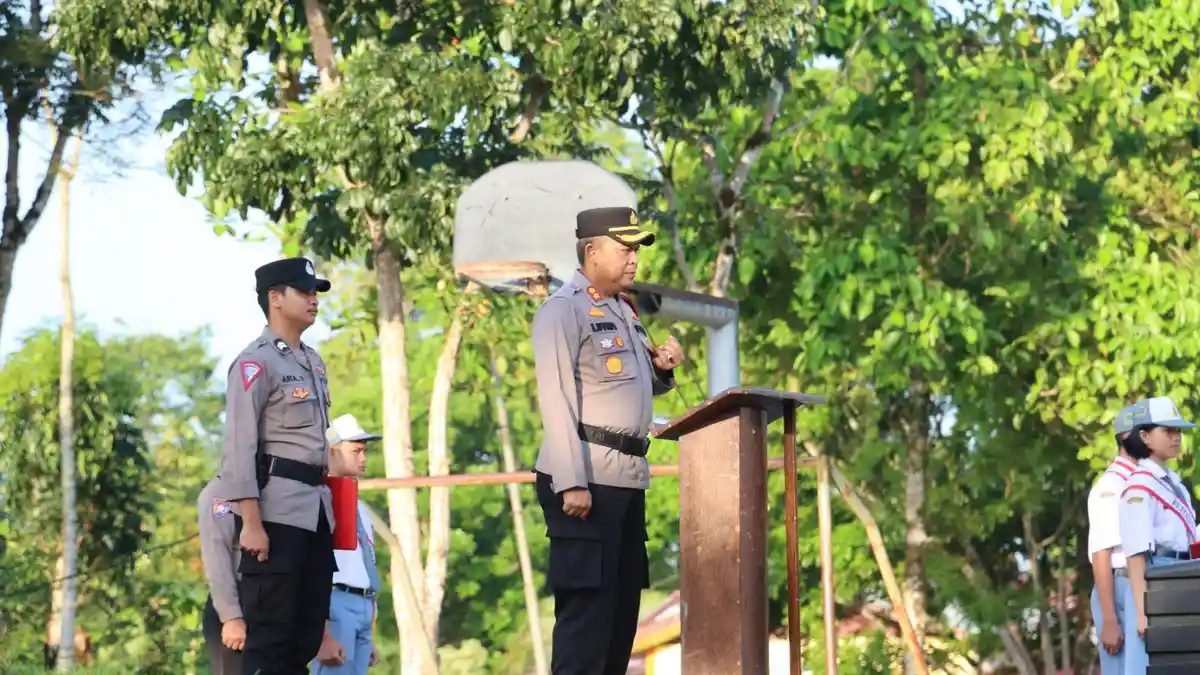 Edukasi Efek Maut Narkoba, AKBP Lutfhi Bersama Polsek Jajaran di Nias Upacara Serentak di Sekolah 