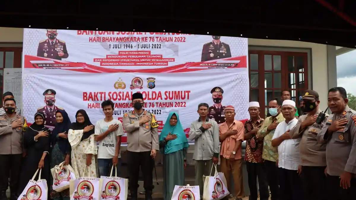 Sambut Hari Bhayangkara ke-76, Polres Padangsidimpuan bagikan Baksos di Masjid Baburrahman