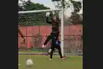 Kiper-sepakbola-putri-PON-Sumut-Khairina-Marpaung.jpg