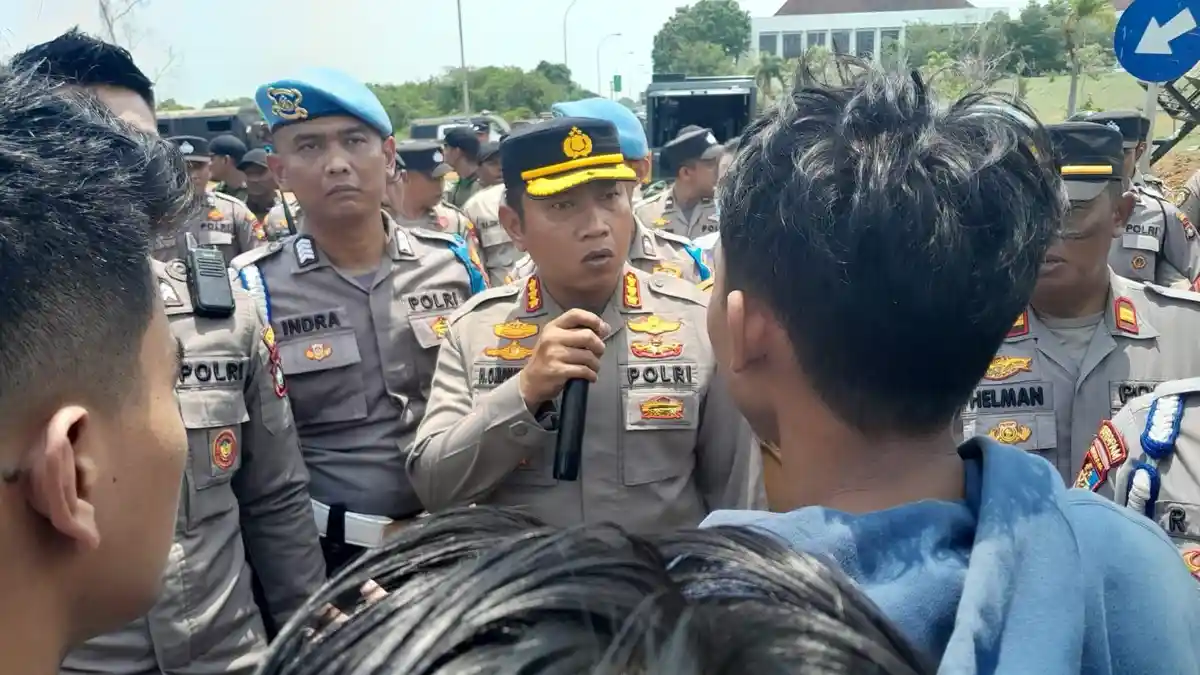 Demo Nasib Warga Rempang di Kantor Gubernur Kepri Memanas, Kapolres Turun Tangan