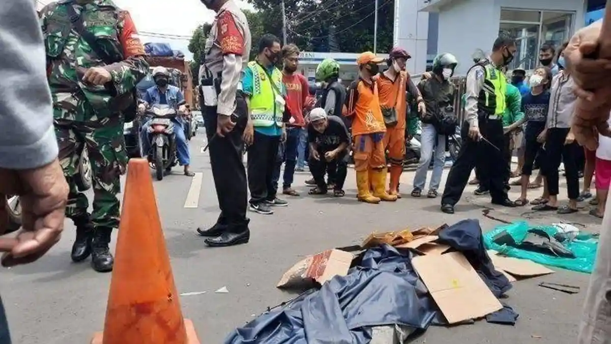 Mahasiswi Meninggal Terpelanting di Jalan Gara-gara Setang Motor Tersangkut Kabel