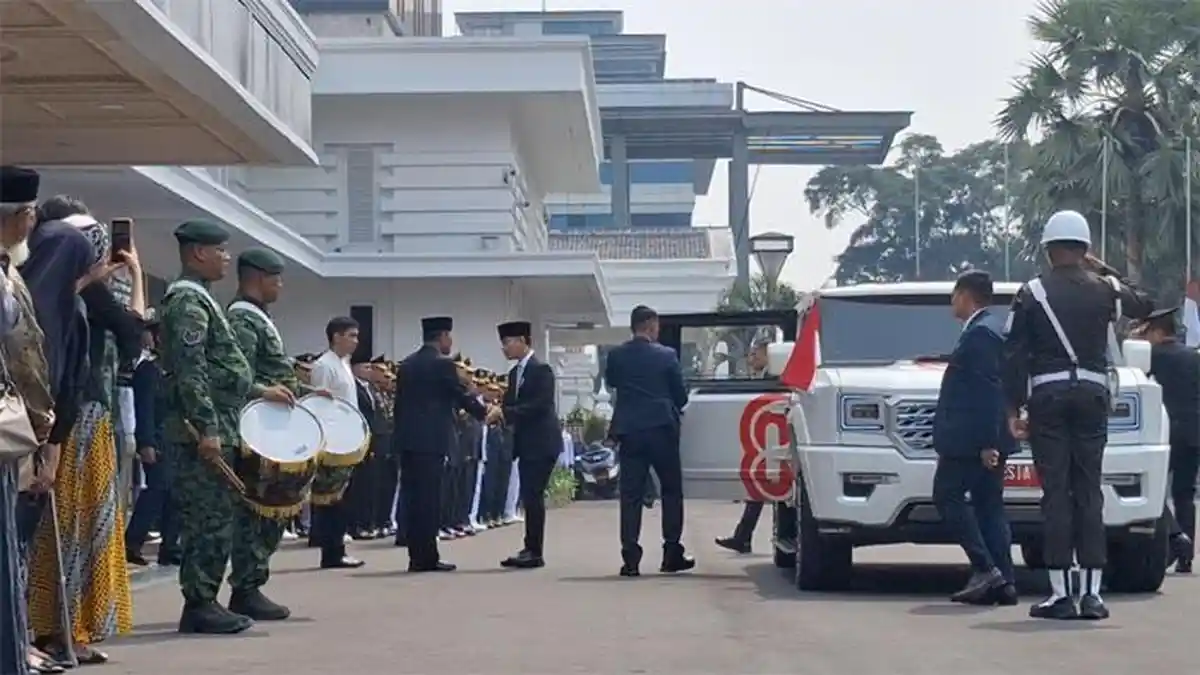 Momen 4 Menit Gibran Berada di Gedung Kemhan Melayat Jenazah Ryamizard Ryacudu