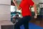Gerakan Senam Ringan di Atlas Sport Centre