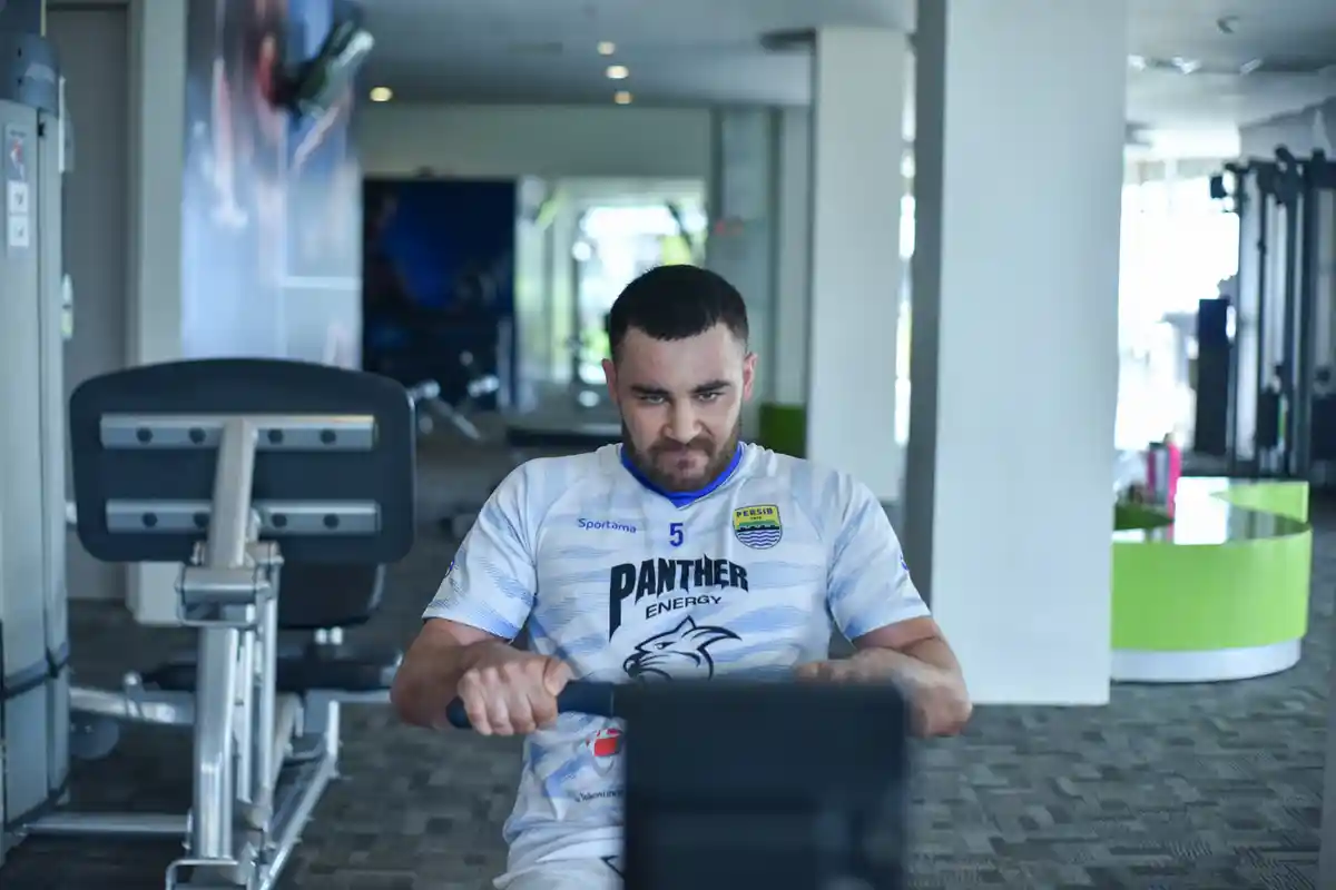 Farshad Noor Main di Laga Persib Bandung vs Persita Tangerang atau Tidak Ditentukan Hari Ini