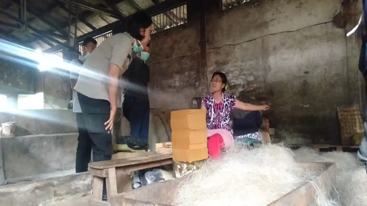 Karyawan Soun Cap Ayam yang Pabriknya Digerebek Polsek Talang Kelapa tak Berani Makan Buatan Mereka