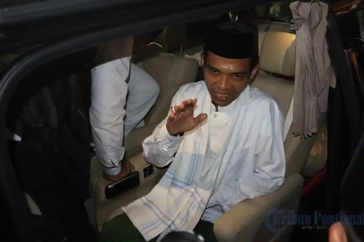 Ustadz Abdul Somad Bersama Rombongan Menuju titik start Ziarah Agung dengan Pengawalan Ketat - ustaz-abdul-somad_20180910_104929.jpg