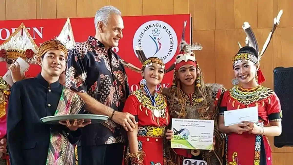 Dilarang Minum Es dan Begadang, Anak-anak Muda Balikpapan Ini Juara Internasional Tari Tradisional