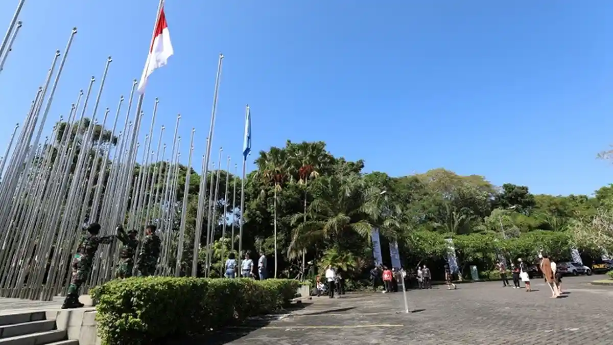 Blue Zone Diberlakukan di Nusa Dua Selama GPDRR, Bendera Merah Putih dan Bendera PBB Berkibar