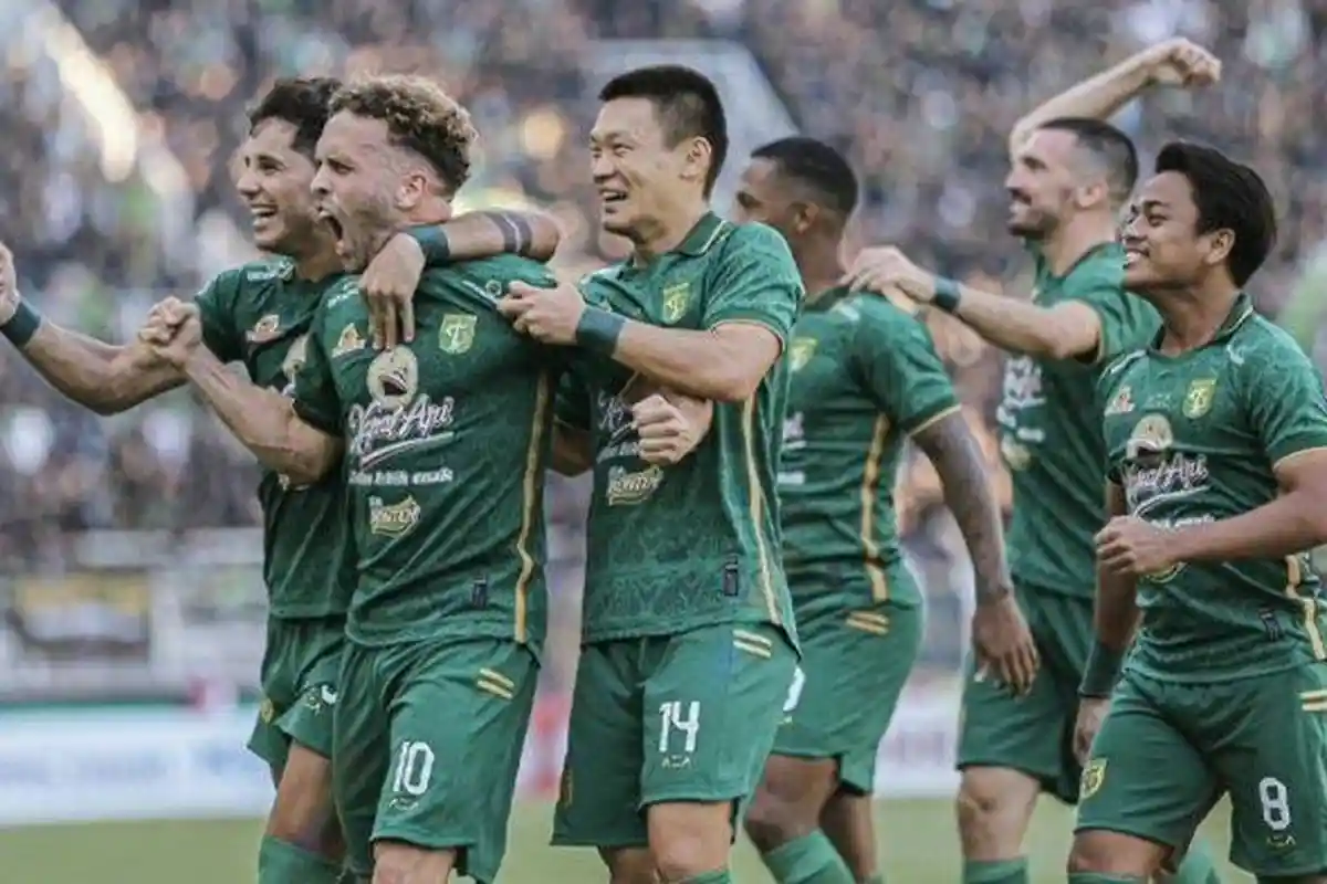 Persebaya Surabaya Benamkan Arema FC di Zona Degradasi
